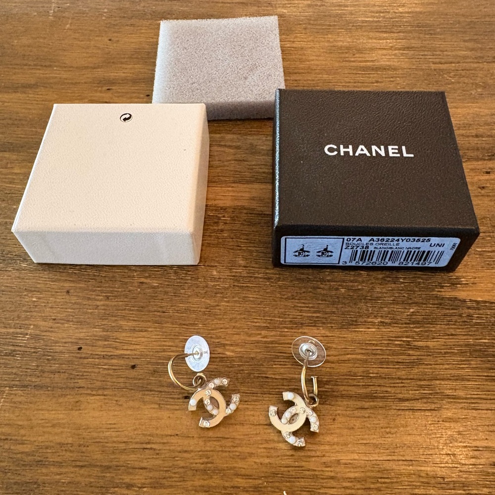 Chanel Gold Silver Interlocking Cc Earrings Boucl… - image 1